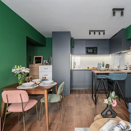 Lumina I 2br With Parking I Center I View Лодзь